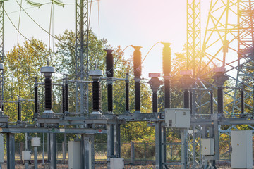 Power substation with electrical insulation