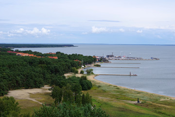 Vue sur le port de Nida