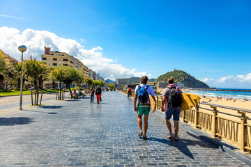 Fototapeta premium San Sebastián, Hiszpania - spacer na plażę Concha