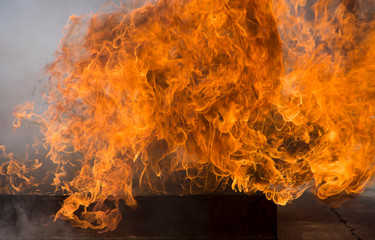 Obraz premium The flame is burning the oil in the pickup truck.