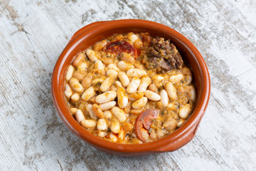 Cocido Montanes dish, mountain cooker.
