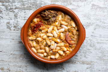 Cocido Montanes dish, mountain cooker.