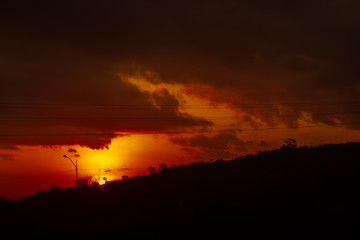 Obraz premium Por do sol na estrada