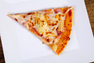 Pizza with ham