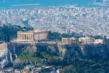 Fotobehang Athens in spring, view from hill,  cityscape with Acropolis, streets and buildings, ancient urbal culture © barmalini