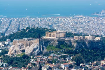 Keuken spatwand met foto Athens in spring, view from hill,  cityscape with Acropolis, streets and buildings, ancient urbal culture © barmalini