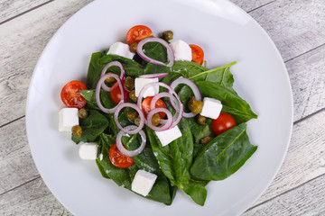 Salad with feta and spinach