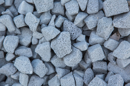 Moderner Gartenbau, Tiefbau und Hochbau: Umweltfreundlich d&auml;mmen mit Schotter aus Schaumglas als Baumaterial