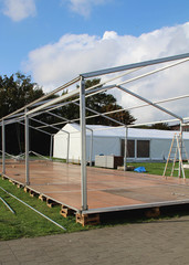 Fototapeta premium Festzelte im Aufbau