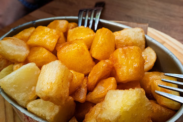 Patatas bravas