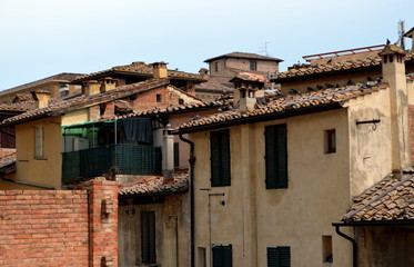 Steinhäuser in Siena