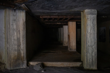 Fototapeta na wymiar Shelter i Vang Granitbrud, deserted factory