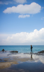 Fototapeta na wymiar silhouette face à la mer