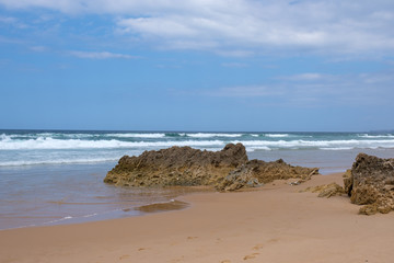 Küste, Klippen und Meer am Wanderweg „Rota Vicentina“ (Historischer Weg, Fischerweg) im Süden von Portugal  