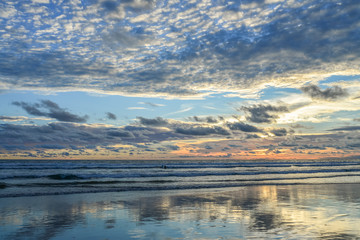 Fototapeta premium Beautiful bright sunset