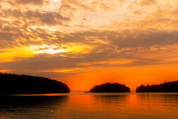 Fototapeta premium Sunset on the lake.