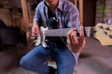  guitarist with major chord