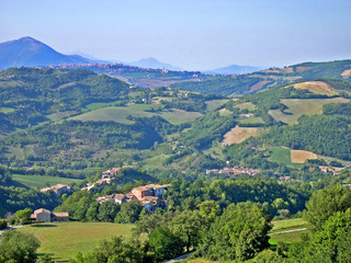 Fototapeta na wymiar Italy, Marche, Apennine landscape around Fiastra village.