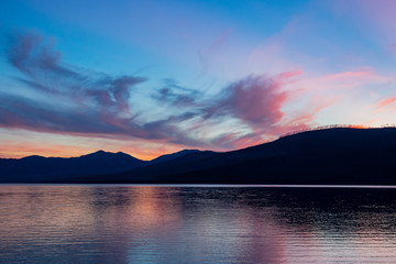 Fototapeta na wymiar Beautiful sunset of the Lake Mcdonald