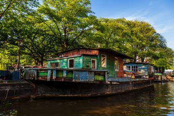 Fototapeta na wymiar Amsterdam boat house