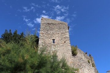 Vestiges du château médiéval et du donjon du village de Saint Germain au Mont d'Or - France