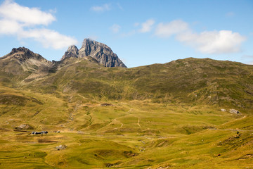 Obraz premium landscape of mountains and blue sky