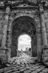 Fototapeta na wymiar South gate of the greco-roman ancient city of Jerash, Gerasa Governorate, Jordan 