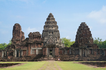 Fototapeta na wymiar Phimai Historical Park, one of the largest Khmer temples in Nakhon Ratchasima province, Thailand