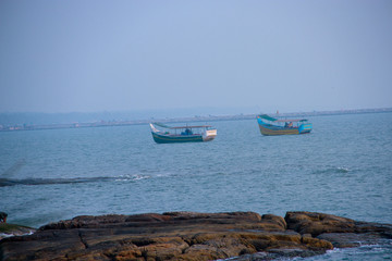 Obraz premium small fishing boat on the sea