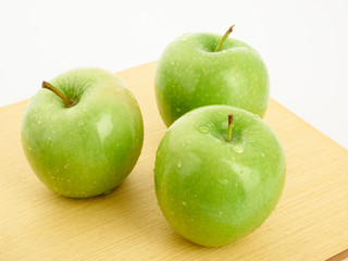green apple on a plate
