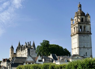 La tour saint Antoine et le logis royal de la cité de Loches