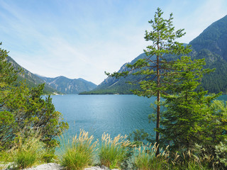 Naklejka premium Tirol - Plansee im Herbst