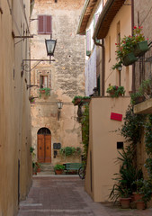 Fototapeta na wymiar alley in the village of pienza