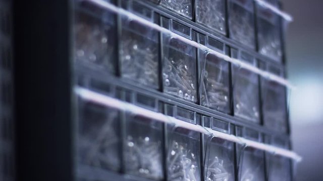 Schraubenregal in einer Werft - Screwshelf in a shipyard