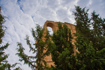 Obraz premium a fragment of the historical building of the Gordian amphitheater