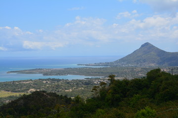 Mauritius / Maurice / Landschaft / Ausblick / Meer / Wolken 