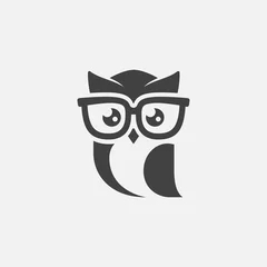 Foto op Plexiglas uil logo tempalte, uil zonnebril logo ontwerp, uil mascotte ontwerp, uil karakter ontwerp vector © kursi_design