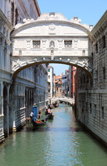 Fototapeta na wymiar bridge of sighs at Venice in Italy