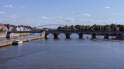 Brücke über die Maas
