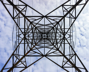 Power transmission tower geometrical structure