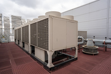 Air cooled water chiller with pipework