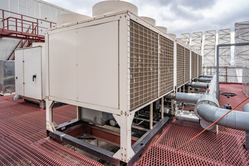 Air cooled water chiller with pipework