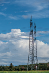 Hochspannungsmasten einer &Uuml;berlandleitung