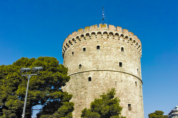 Fototapeta na wymiar White Tower in city of Thessaloniki, Greece