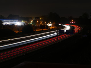Autobahn bei Nacht