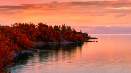 Zelfklevend Fotobehang Zonsondergang op het meer in de herfst © Like
