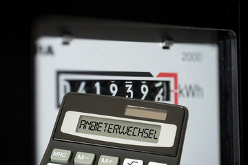 Stromzähler, Taschenrechner und Anbieterwechsel für Strom