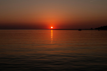 Naklejka premium Sunset horizon sea water landsca