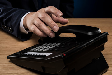 ビジネスマン 電話