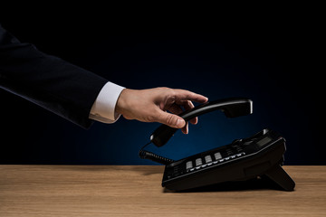 ビジネスマン 電話